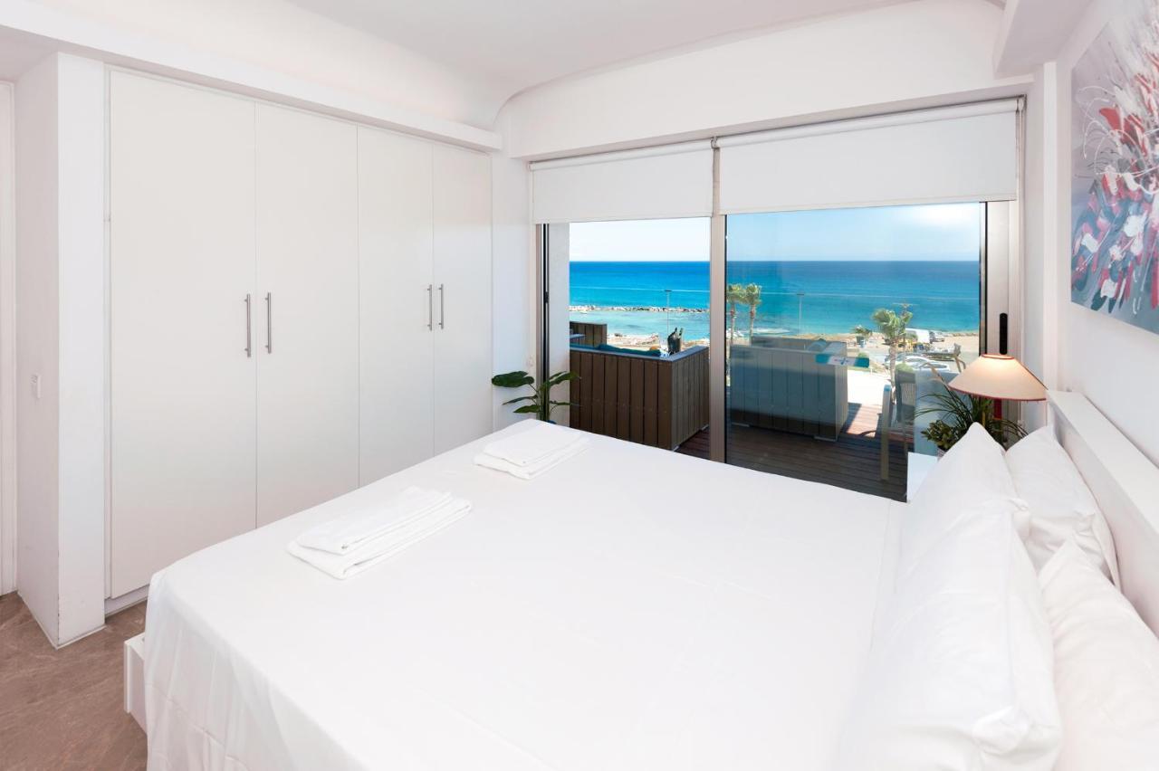 Apartment Marina - Beachfront Protaras Extérieur photo