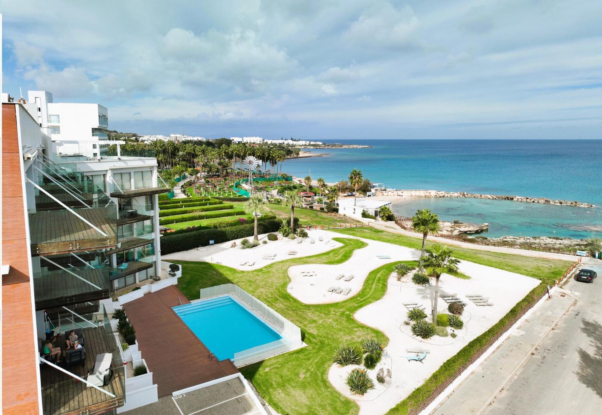 Apartment Marina - Beachfront Protaras Extérieur photo